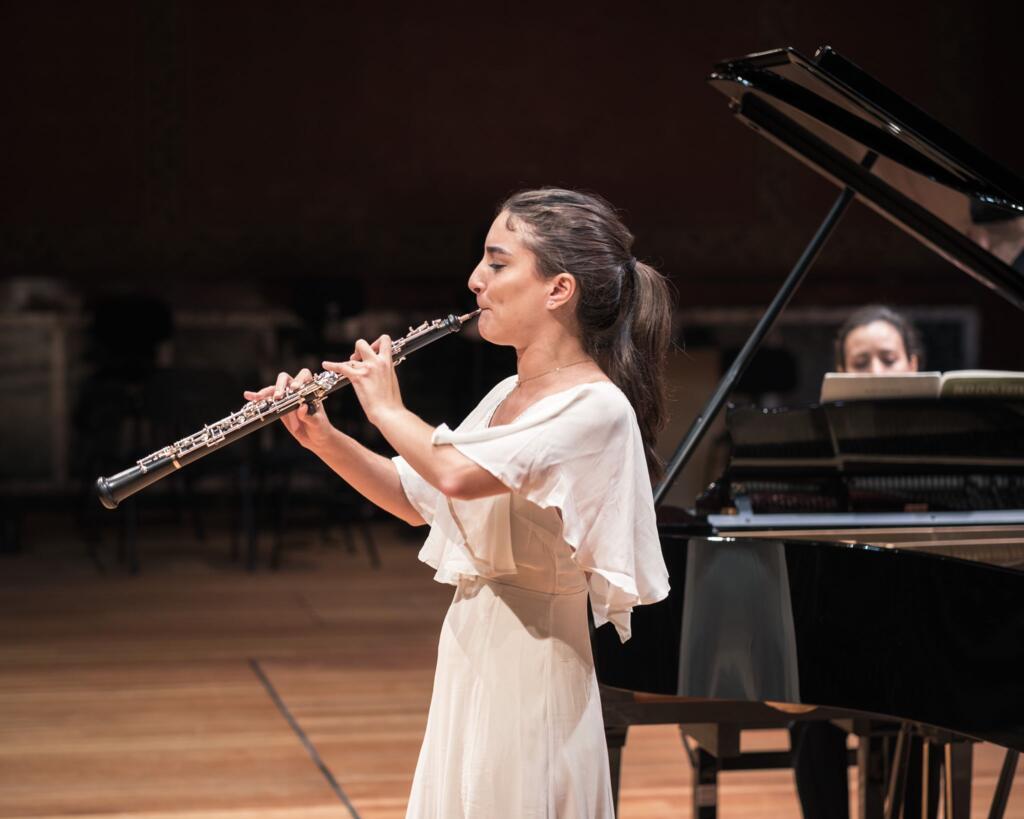 Erica é de Salvador, na Bahia, e estudou em Genebra, na Escola de Altos Estudos de Música.