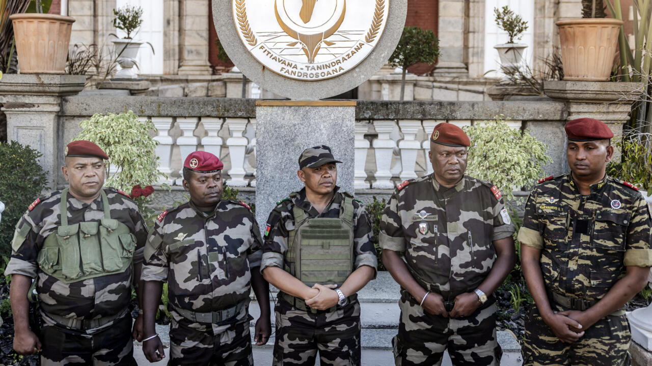Madagascar: à la veille de son investiture, le colonel Michael Randrianirina clarifie sa position sur les institutions