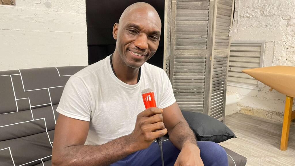 Cedric Burnside au micro de Joe Farmer lors de la 41e édition de Jazz sous les Pommiers.