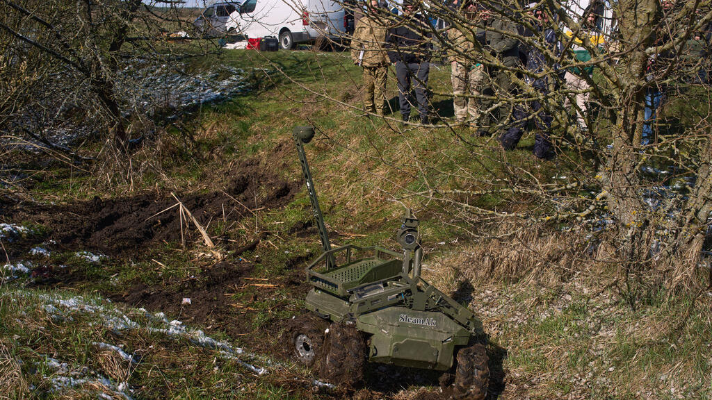 Guerra en Ucrania: Los drones terrestres, una herramienta indispensable y multifunción