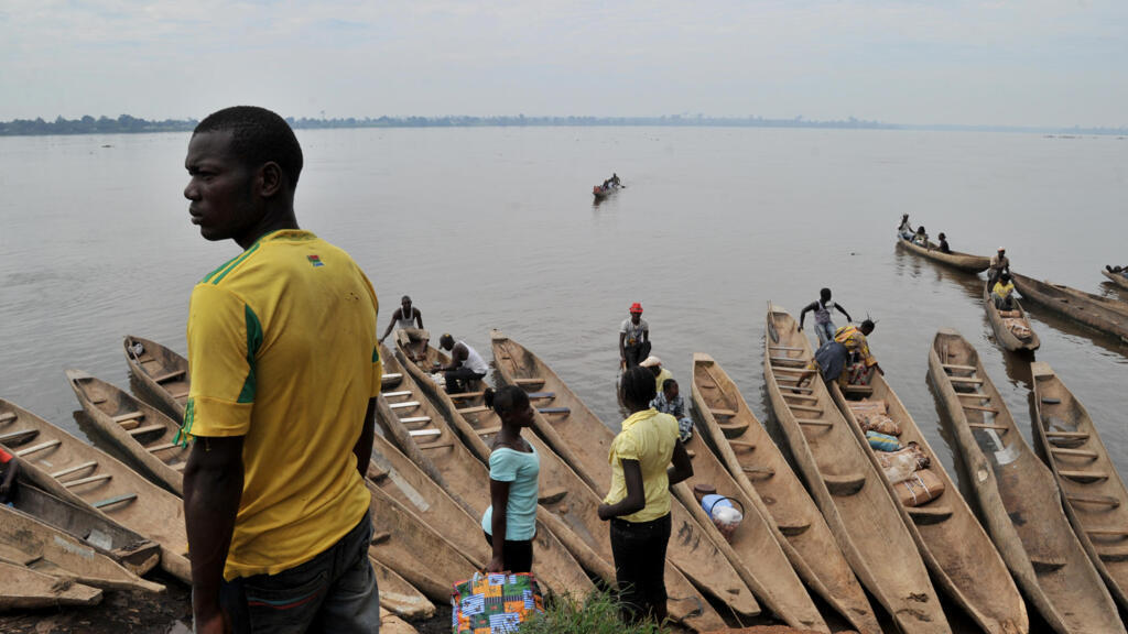 Centrafrique: la fête nationale donne lieu à sa traditionnelle course de pirogues sur l'Oubangui