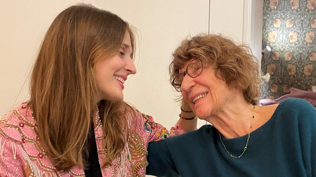 Lola et sa nonna, Eliane.