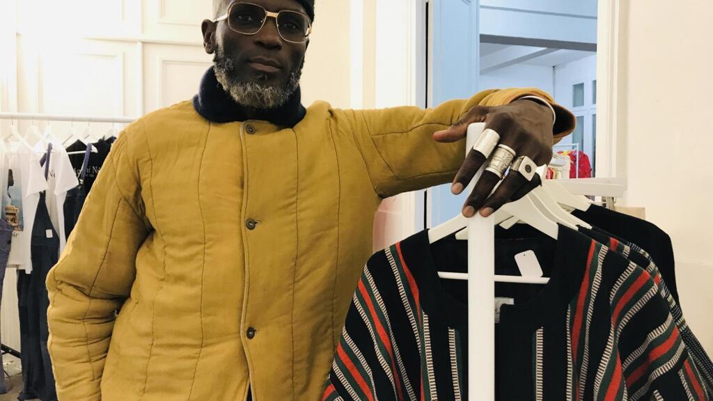 Amah Ayivi, créateur de la friperie Marché noir.