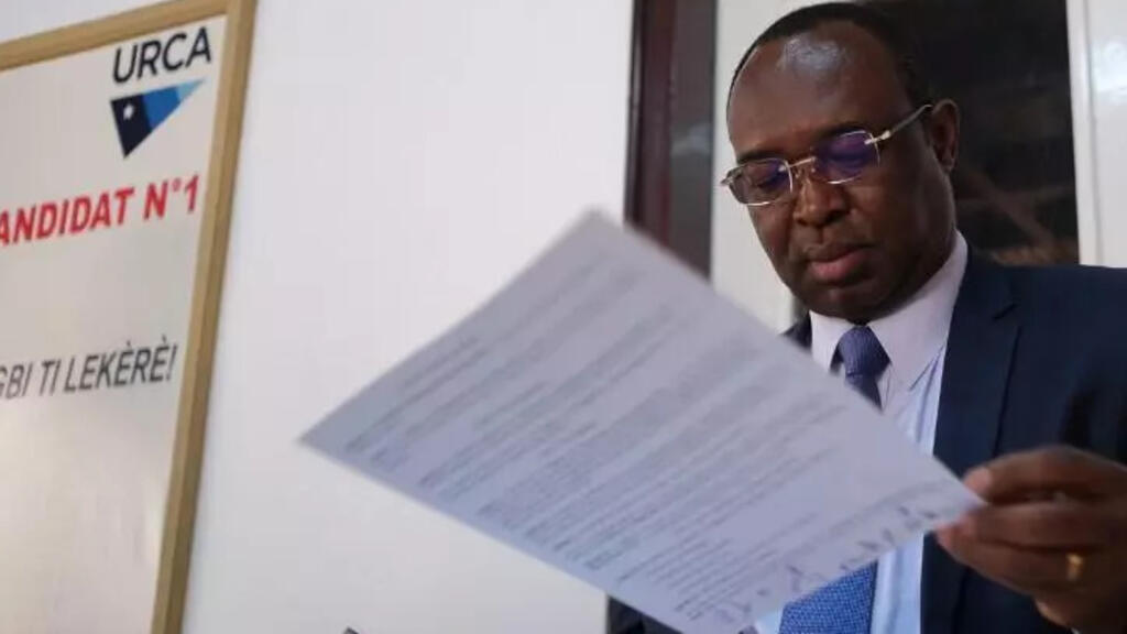 Présidentielle en Centrafrique: l'opposant Anicet-Georges Dologuélé renonce à sa nationalité française