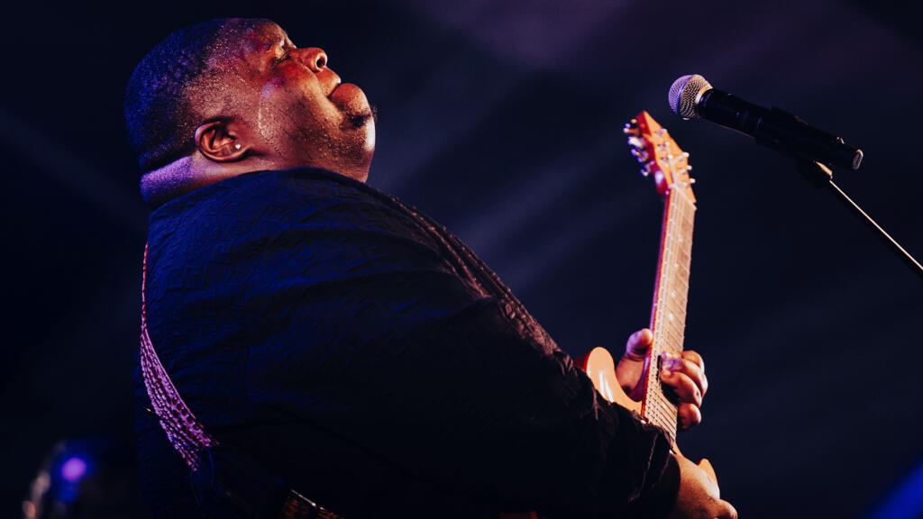 Le bluesman Christone Kingfish Ingram en première partie de Dionne Warwick à Montreux.