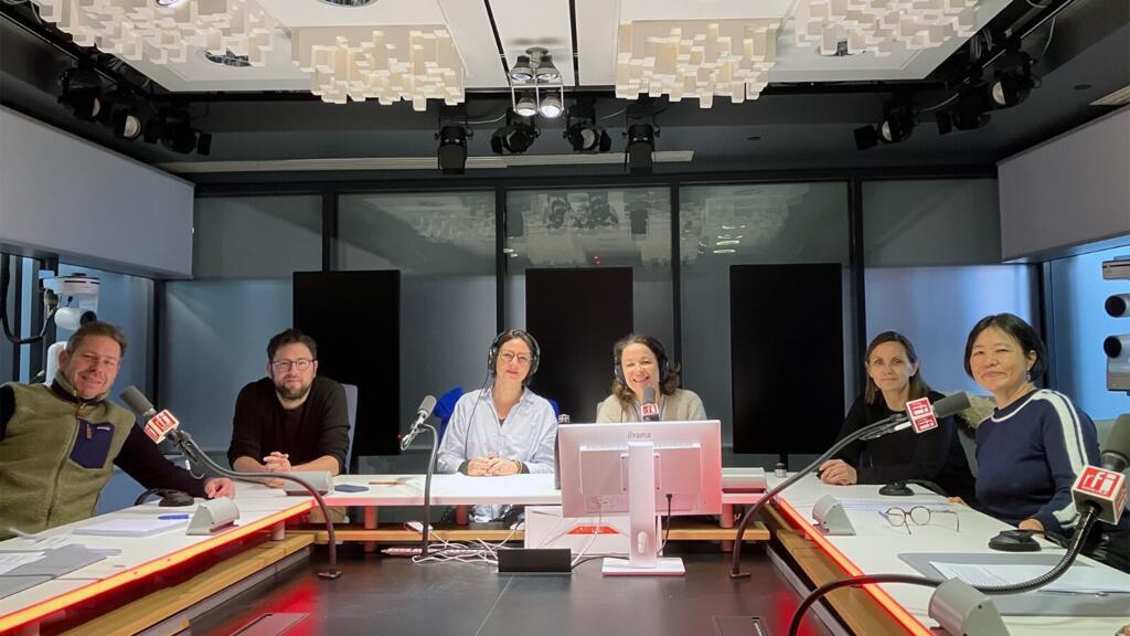 Le club C'est pas du Vent avec de gauche à droite : Igor Strauss, Simon Rozé, Audrey Iattoni, Anne-Cécile Bras, Laurence Caramel et Wang Mei.