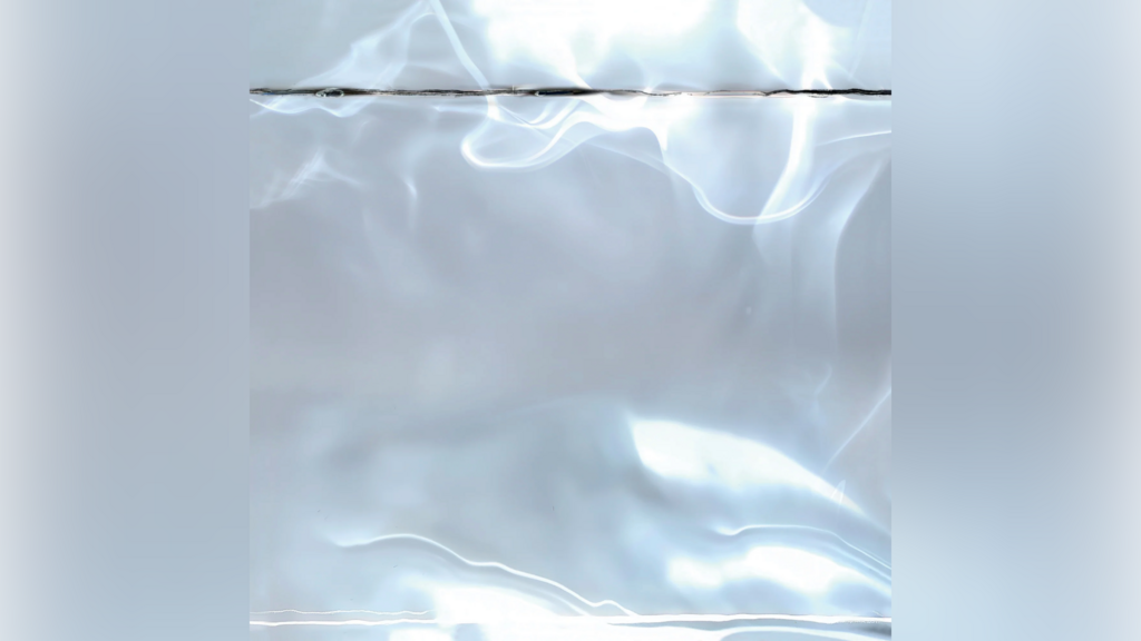 Couverture de l'album « Una Lunghissima Ombra », d'Andrea Laszlo De Simone, sorti le 17 octobre 2025.