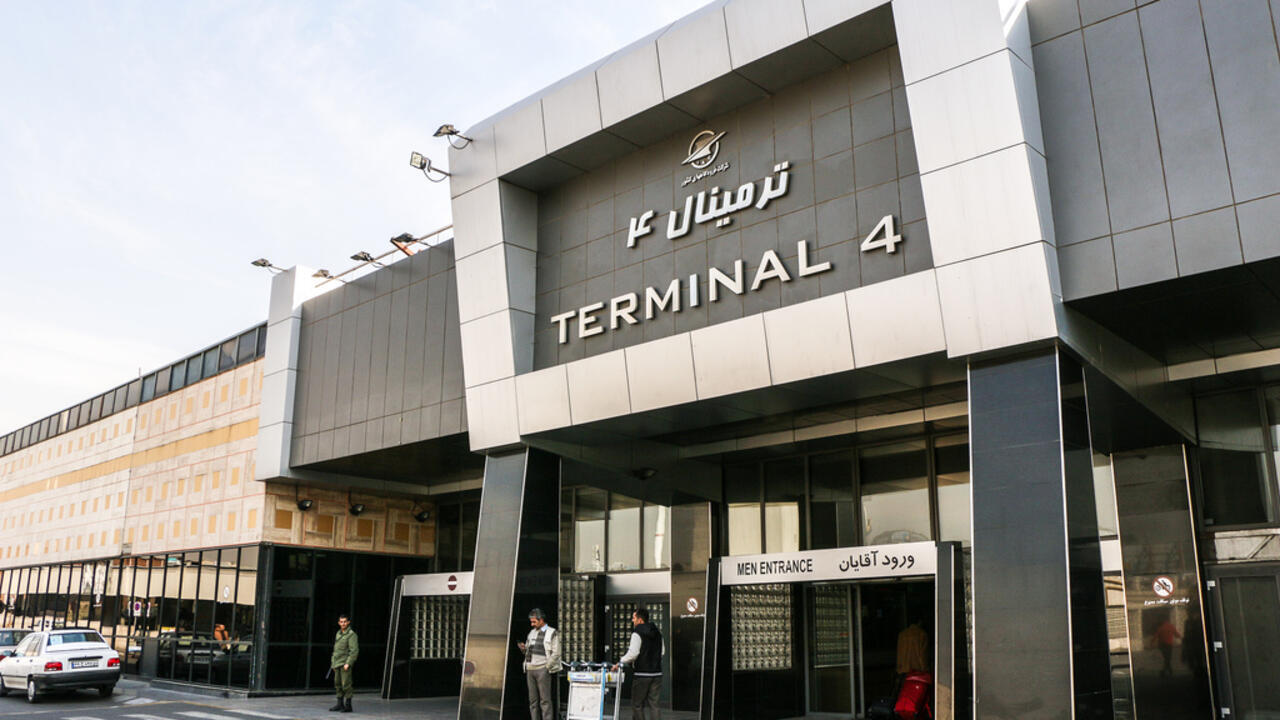 Т сингапурский аэропорт чанги. Аэропорт чанги терминалы. Терминал аэропорта кеннеди. London city airport. Адольфо суарес аэропорт мадрид-барахас.