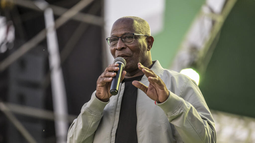 Guinée: les détracteurs de la présidentielle devraient «être plus objectifs», réplique le Premier ministre