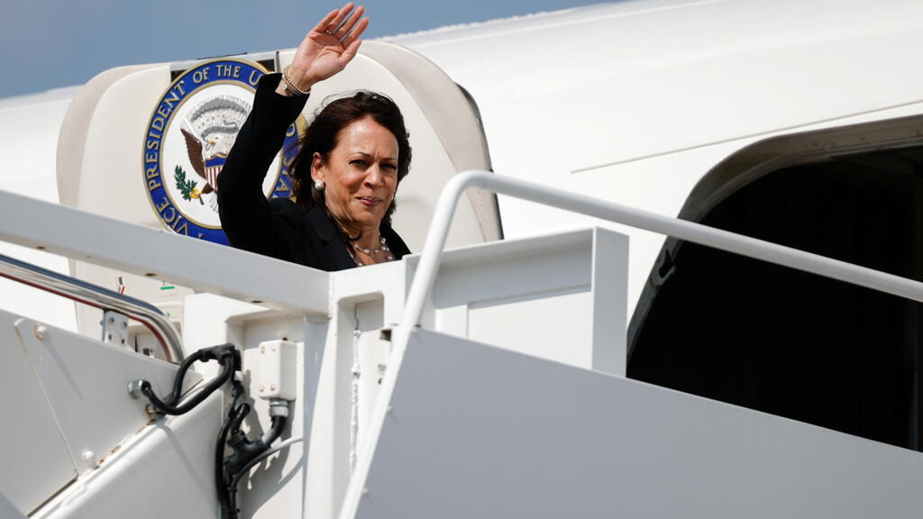 Après un problème technique qui a forcé son avion à faire demi-tour juste après le décollage, la vice-présidente s'est finalement envolée dimanche vers le Guatemala.