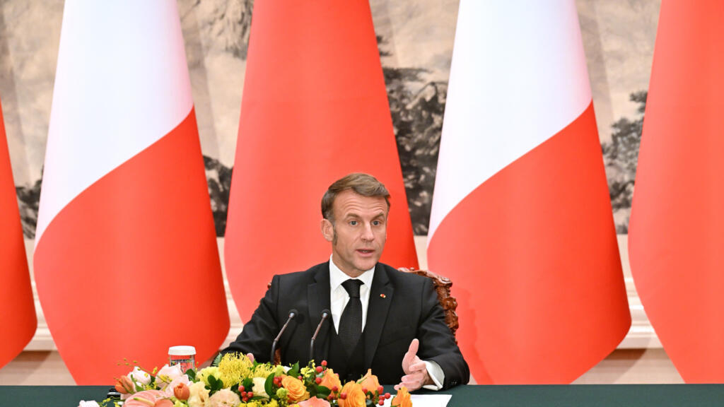 Emmanuel Macron amenaza a China con aranceles en los "próximos meses"