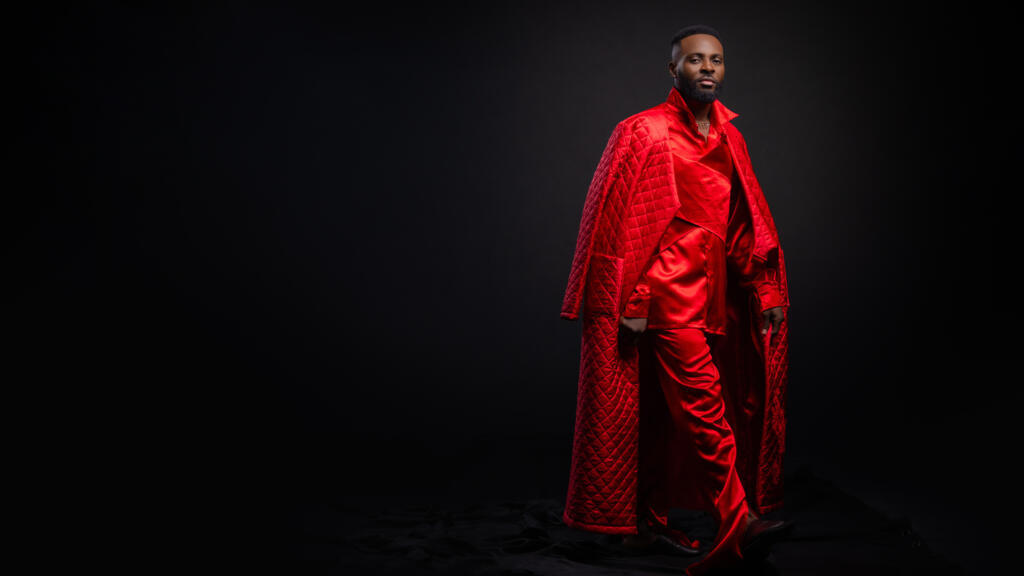 Après avoir rejoint Wenge Musica Maison Mère de Werrason, Héritier Wata s'est lancé dans une carrière en solo en 2015.