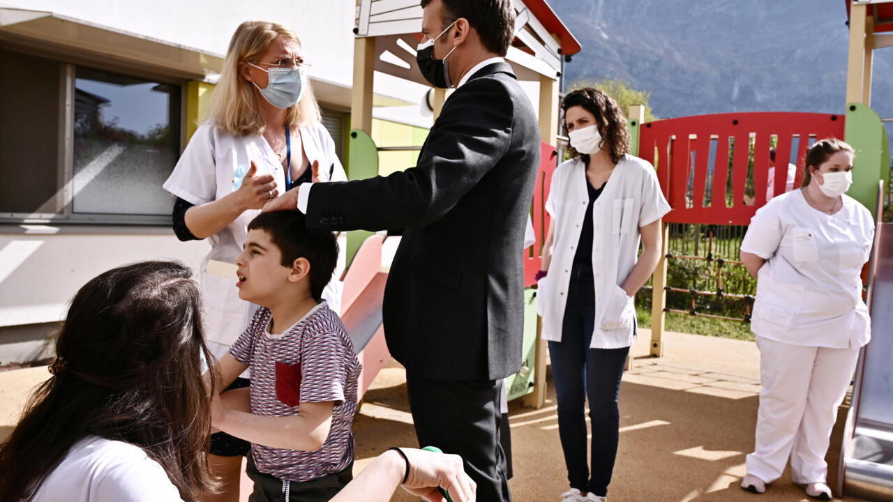 World Autism Day Macron meets French families, caregivers to reiterate