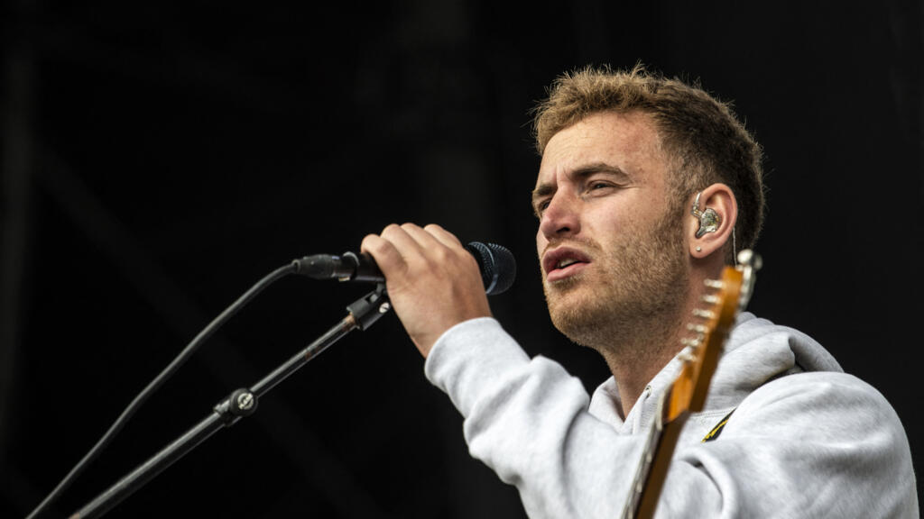 O cantor e compositor britânico Tom Misch no Northside Festival, em Aarhus, na Dinamarca, em 3 de junho de 2022.