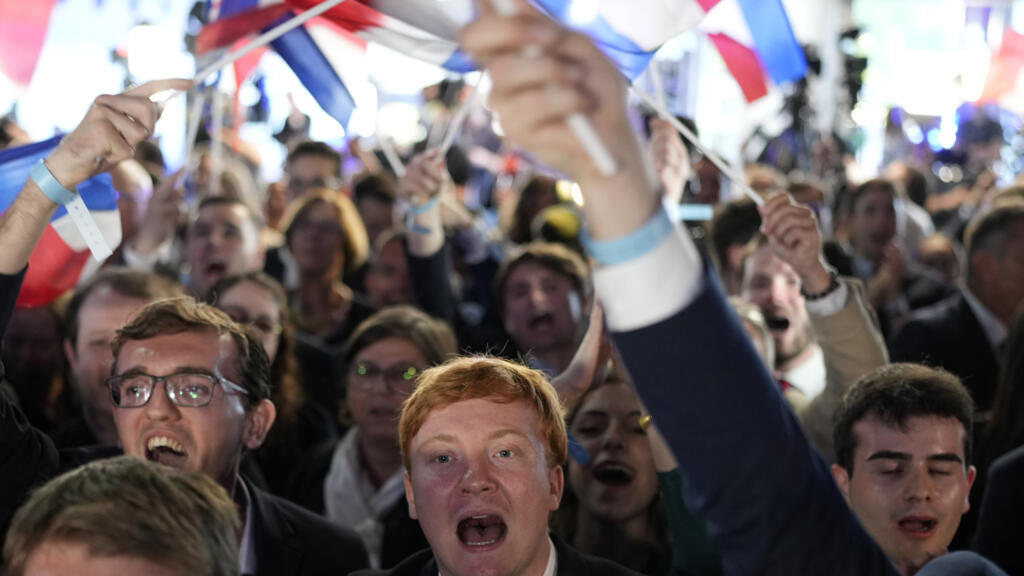 La joie des militants du Rassemblement national après l'annonce des résultats des élections européennes, le 9 juin 2024.