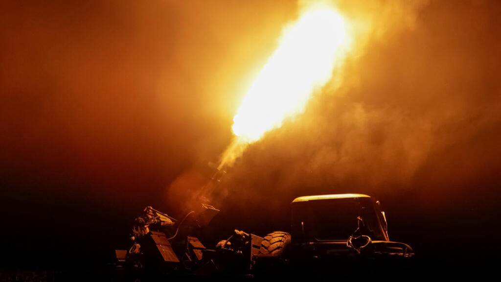 Một quân nhân thuộc đơn vị phòng không cơ động của lữ đoàn cơ giới độc lập 115 Ukraina dùng súng ZPU-2 bắn hạ drone Nga trong ca trực đêm 17/07/2025 tại Kharkiv, Ukraina.