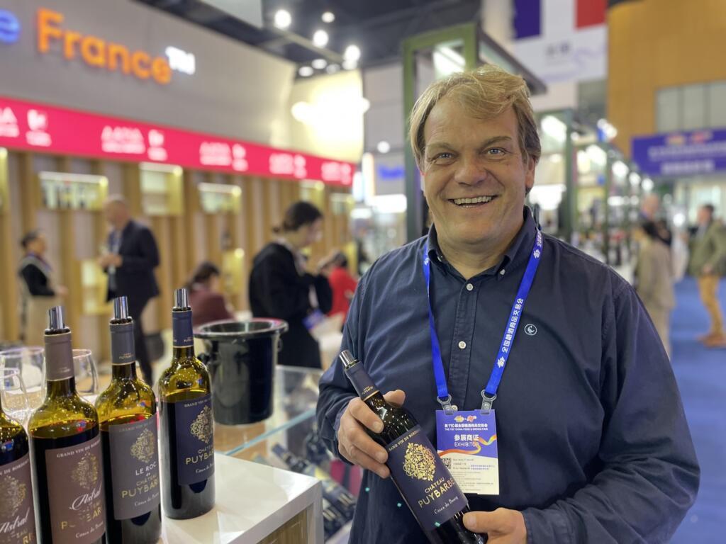 Riku Väänänen est d’origine finlandaise, mais en Chine il défend les vins du Bordelais.