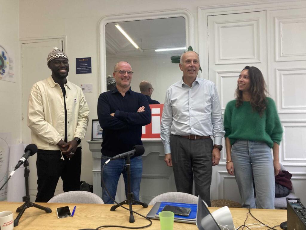 Bruno Faure et ses invités lors du tournage dans les locaux de Sparknews.