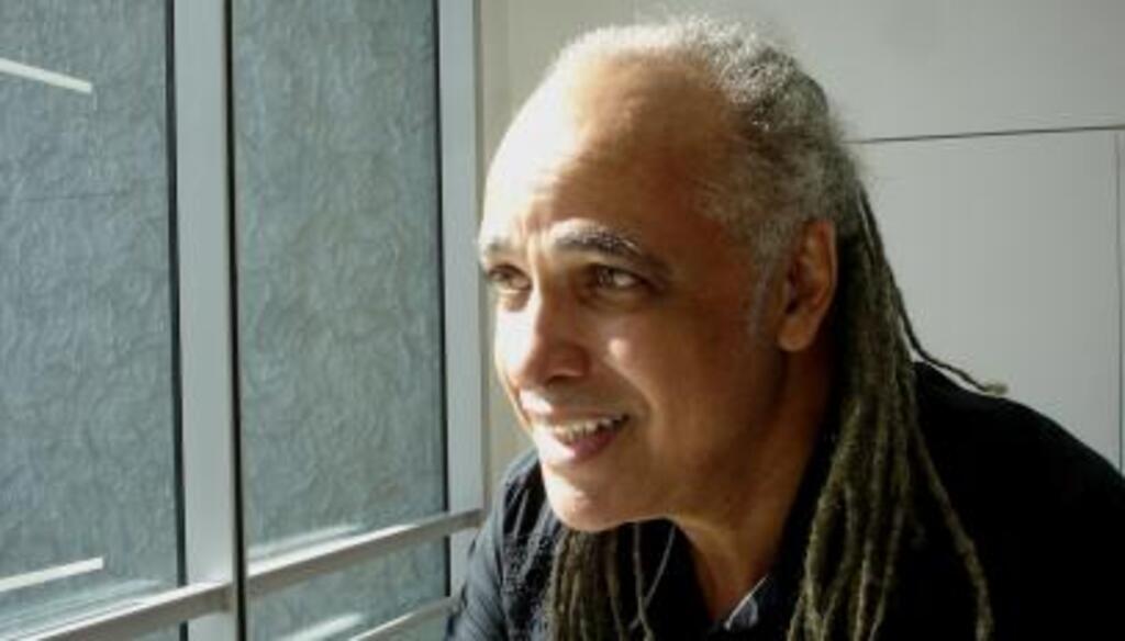 Mino Cinelu à RFI.