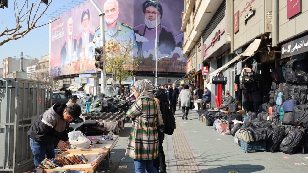 خیابانی در تهران در ژانویه ۲۰۲۵ (تصویر تزئینی).