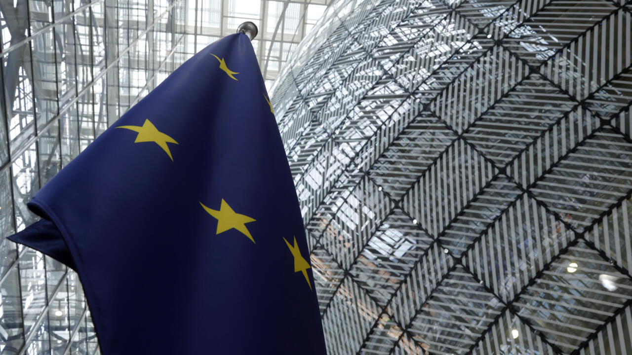 Deux marches arrivent à Bruxelles pour contester le projet de loi européenne Omnibus