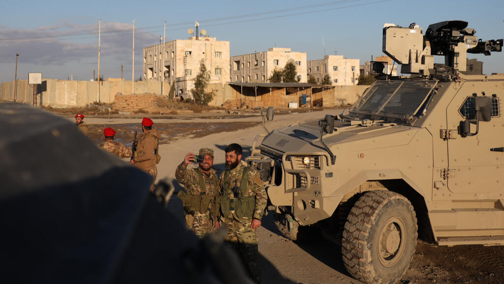 Syrie: les Kurdes et Damas échangent des accusations sur le sort des prisonniers liés à l'EI