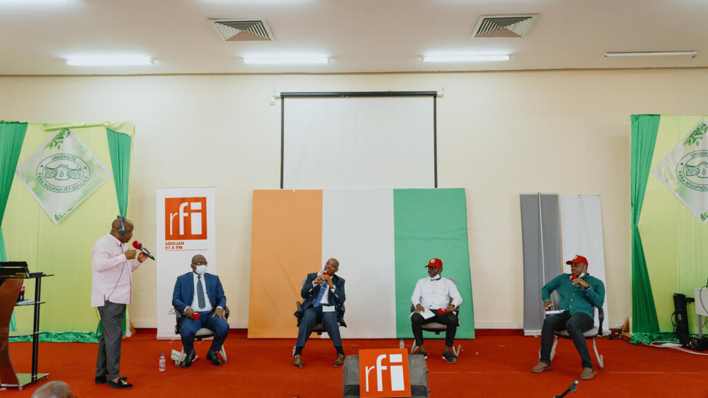 L'Université Houphouët-Boigny de Cocody accueille RFI pour l'enregistrement du Débat africain (sept. 2021).