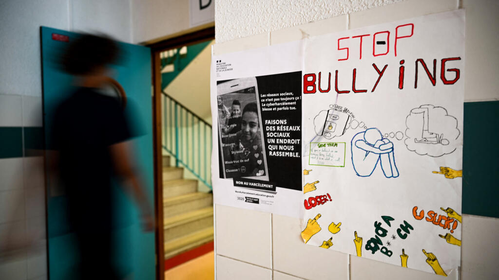 A França está adotando uma série de iniciativas para combater o bullying nas escolas do país