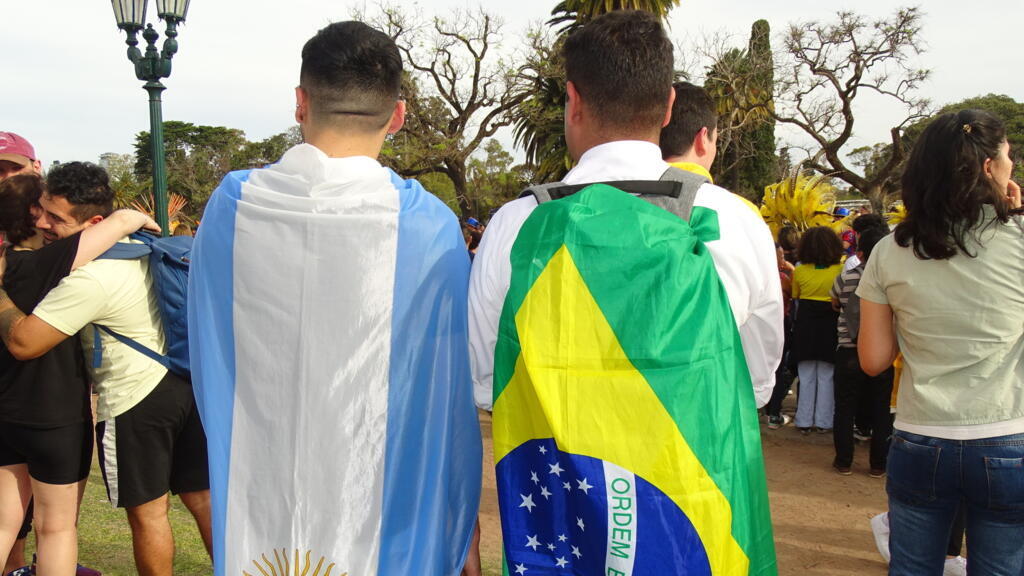 Argentinos e brasileiros comemoram "Dia do Brasil", em Buenos Aires, no último 17 de setembro.