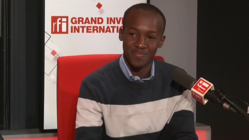 Yero Sarr, militant pour la justice climatique et co-fondateur de Friday for future au Sénégal, dans le studio de RFI le 31 octobre 2025.