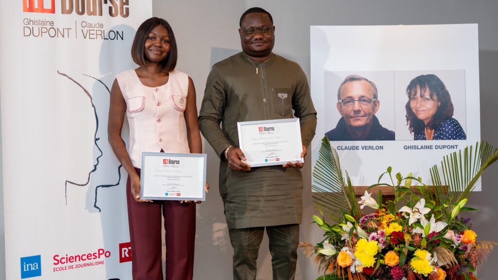 Carine Kogné, lauréate journaliste (Cameroun) et Johannes Amos Kodjo, lauréat technicien (Bénin) de la Bourse Ghislaine Dupont et Claude Verlon 2025.