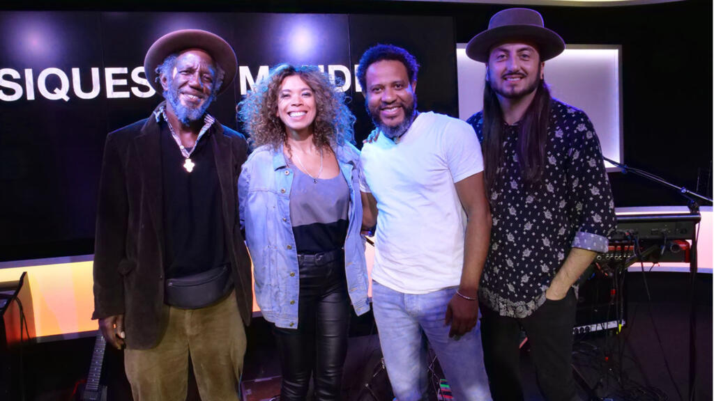 Flavia, Al, Victor et Eliasse à RFI.