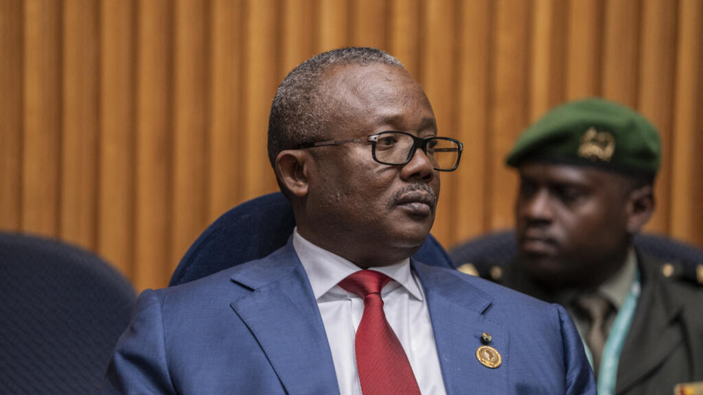 Le président bissau-guinéen Umaro Sissoco Embalo lors de la cérémonie de signature du caractère de paix et de réconciliation nationale de la Libye avant le 38e sommet de l'Union africaine (UA), au cours duquel les dirigeants éliront un nouveau chef de la Commission de l'UA, au siège de l'UA à Addis-Abeba, le 14 février 2025.