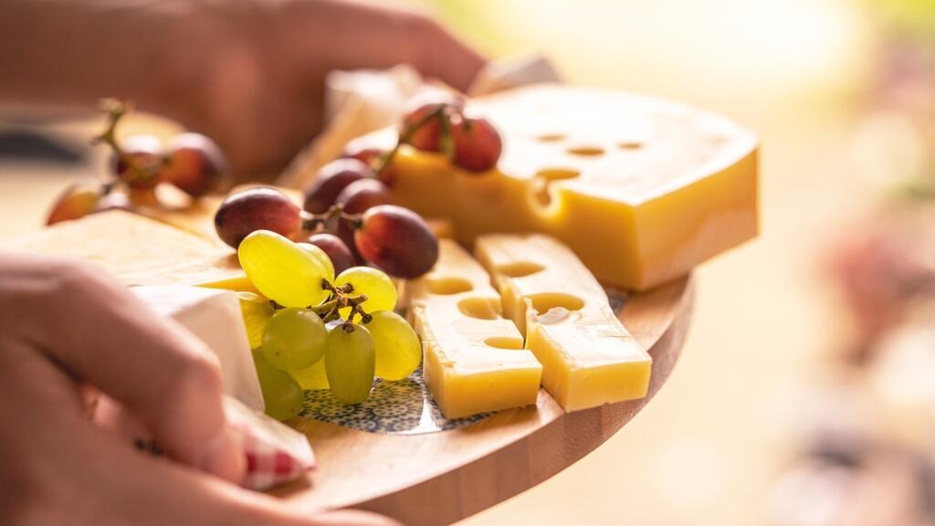 România importă tot mai multe produse alimentare. Untul și brânzeturile sunt doar două exemple.