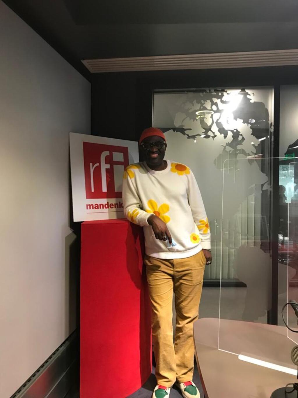 Alain Mabanckou dans les studios de RFI