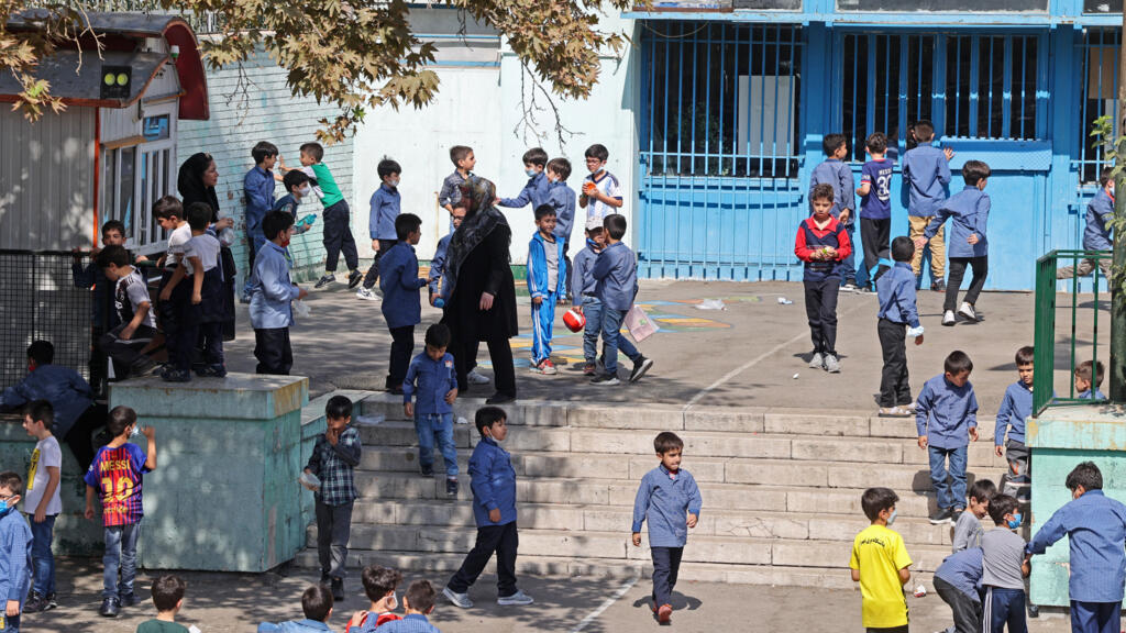 [En direct] Iran: les écoles rouvrent à Téhéran et d'autres villes du pays après une semaine de fermeture