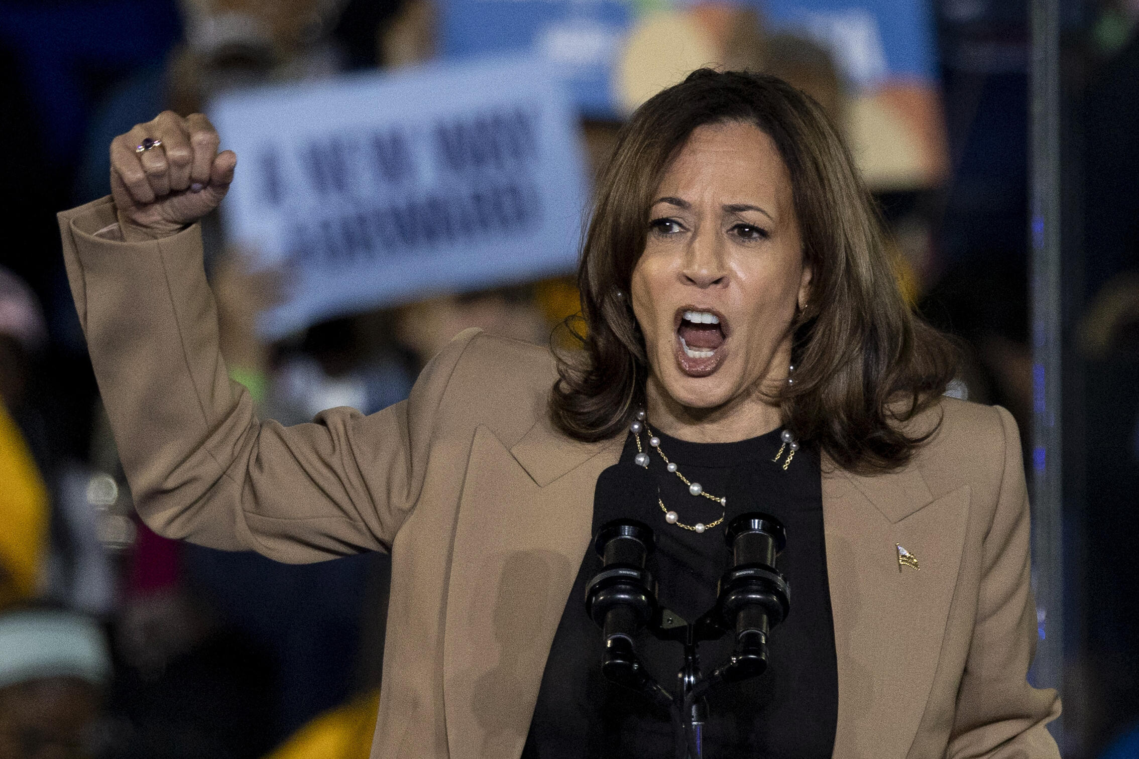 Down to the wire Trump, Harris in final week push