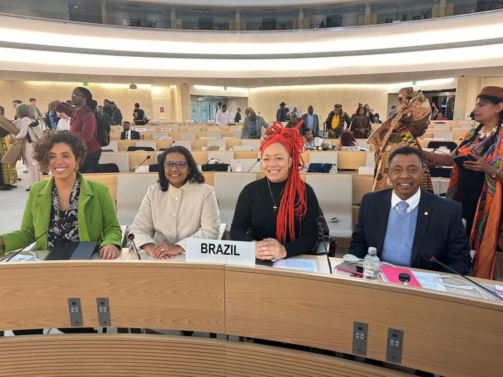 Bancada negra na ONU - deputada federal Daiana Santos (RS, cabelo vermelho) com Talíria Petrone (RJ, de verde), Gisela Simona (MT) e Damião Feliciano (PB)