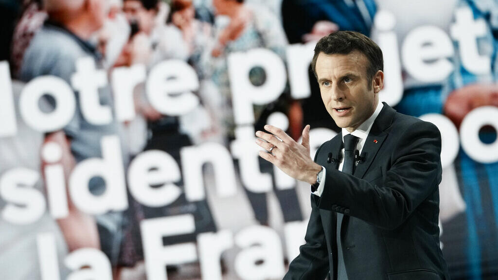 Emmanuel Macron a accusé les chaines des télévision de favoriser la montée de Marine Le Pen dans les sondages.