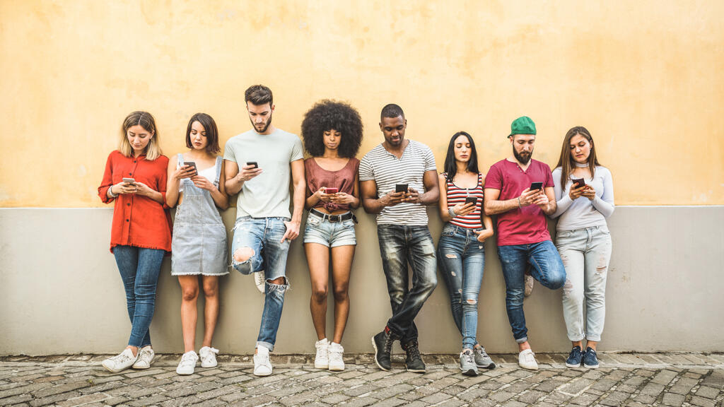 Si le harcèlement n’est pas nouveau, les réseaux sociaux et internet ont développé une nouvelle forme d’abus : le cyber harcèlement.