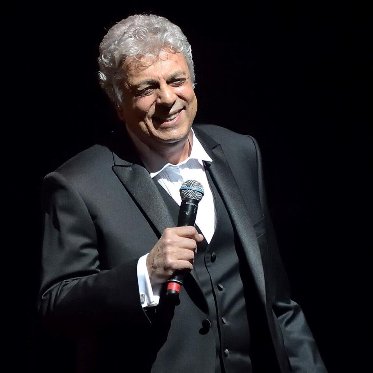 Enrico Macias: à 85 ans, il fête ses 60 ans de carrière à l'Olympia -  Invité culture