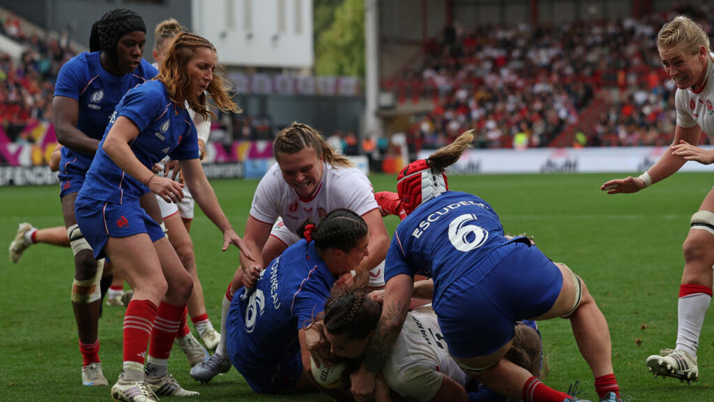 Mondial féminin de rugby: le XV de France bouscule l'Angleterre mais sort en demi-finales