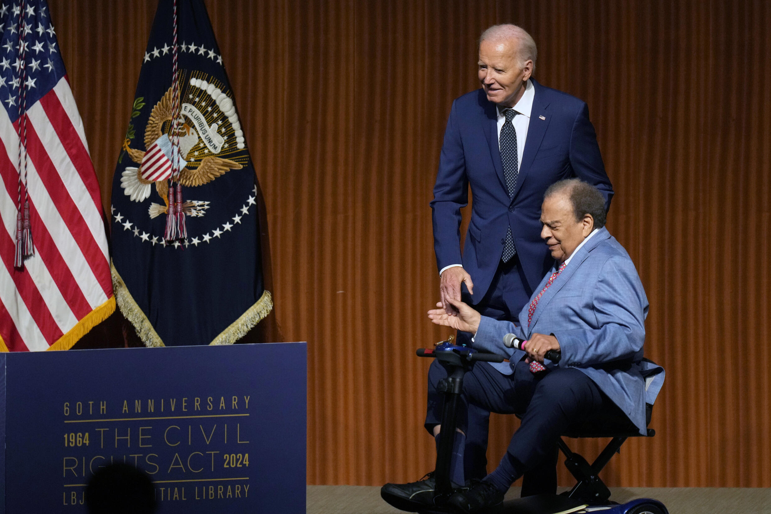 « Notre travail n'est pas fini », a assuré Joe Biden ce lundi à Austin, après avoir salué le militant des droits civiques Andrew Young.