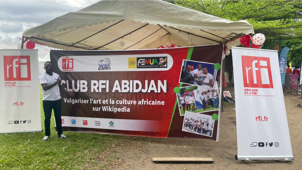 Stand du Club RFI Abidjan au FEMUA.