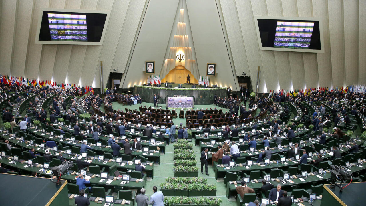 今日經濟 - 中伊合作協議引發伊朗國內強烈抗議