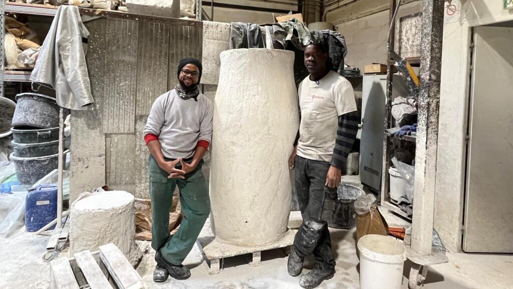 Moussa Ouattara et Noufou Sissao de l’atelier Fonderie ArtCulture.