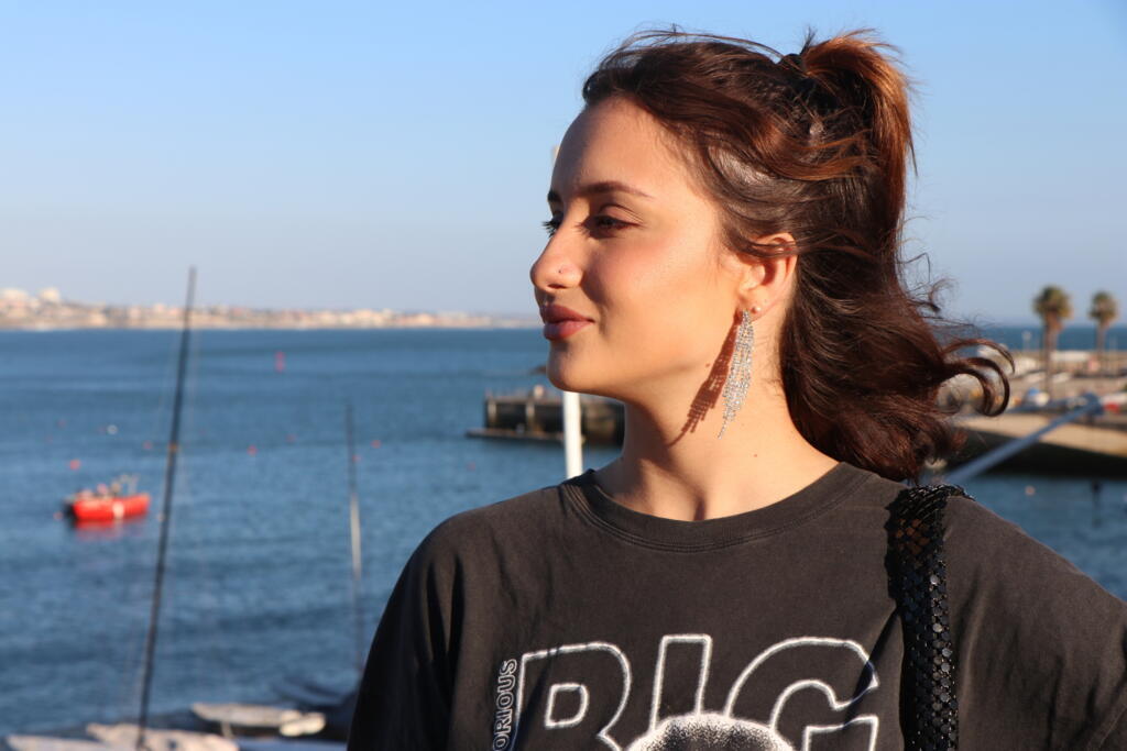 Giovanna Blacci nasceu no Rio de Janeiro e foi para Portugal com a família ainda criança.
