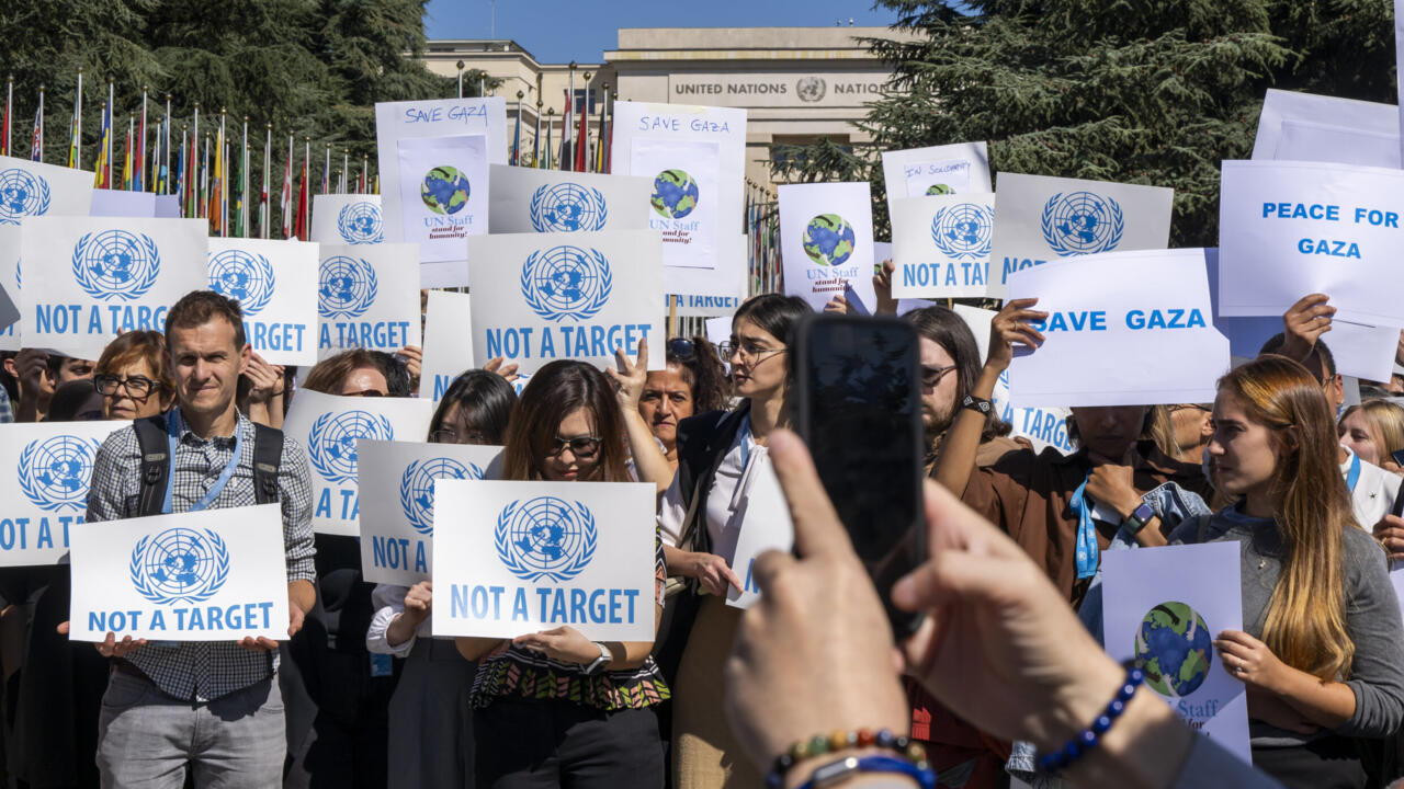Gaza: des centaines d'employés de l'ONU se rassemblent pour dénoncer les attaques contre les humanitaires