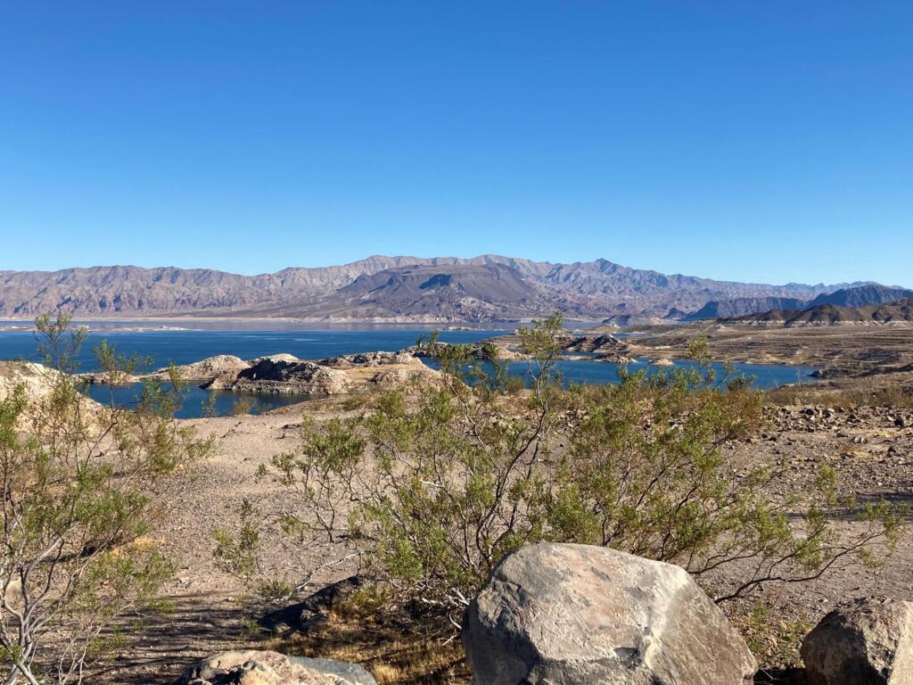 Après plus de 20 ans de sécheresse, le Lac Mead, plus grand réservoir d’eau douce du pays, près de Las Vegas, n’est plein qu’à 39 %.