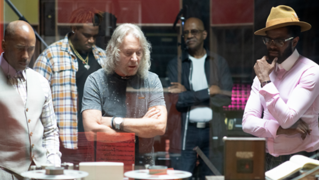 Marcos Valle avec Ali Shaheed Muhammad d'A Tribe Called Quest et Adrian Younge.